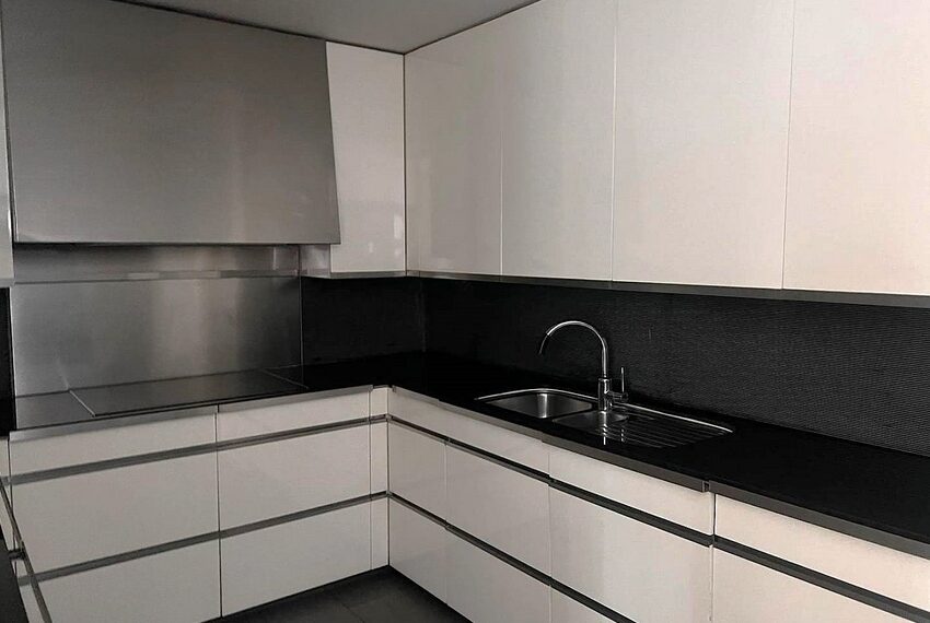 13715 Image-05