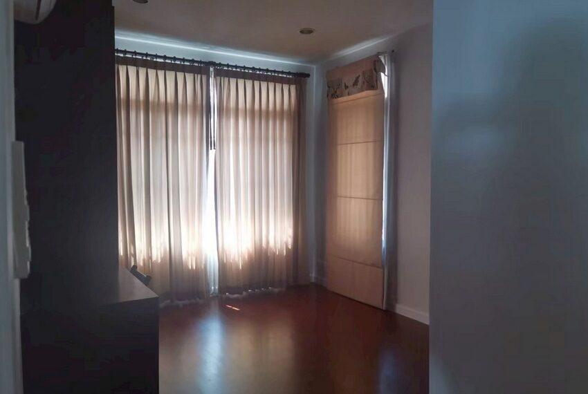 27817 Image-12