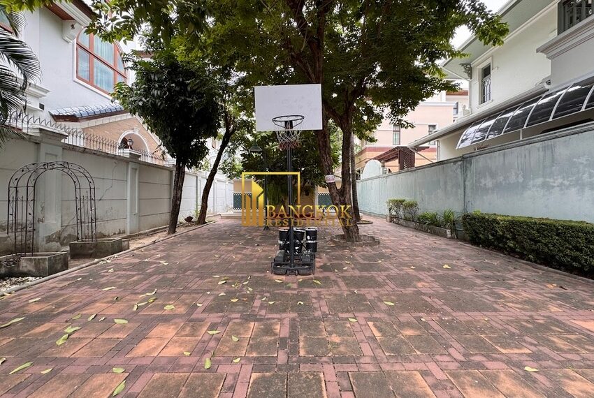 Esta Home Private Park Facilities Image-01