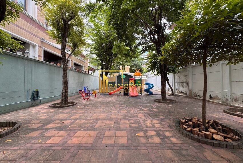 Esta Home Private Park Facilities Image-02