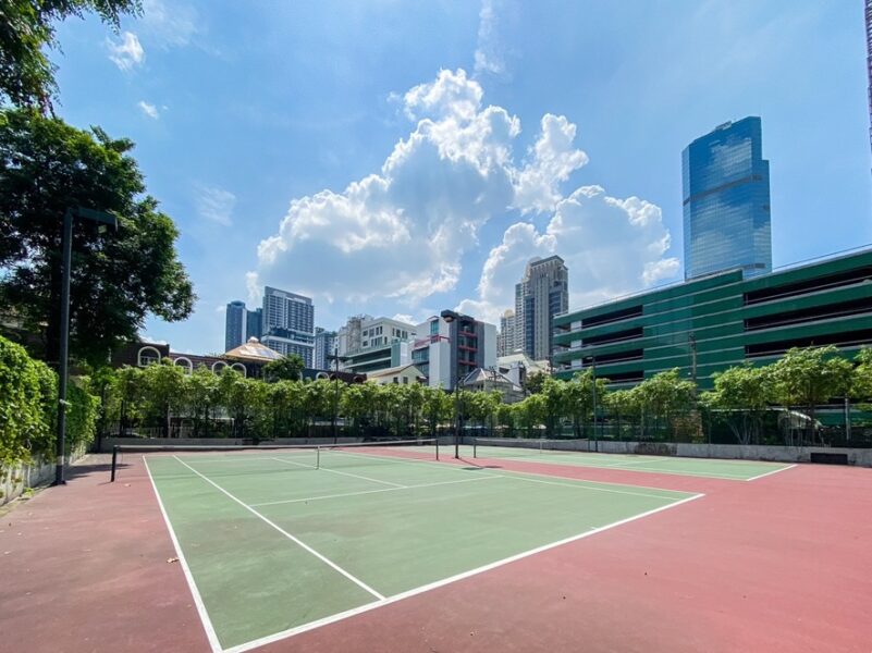 the met sathorn tennis court