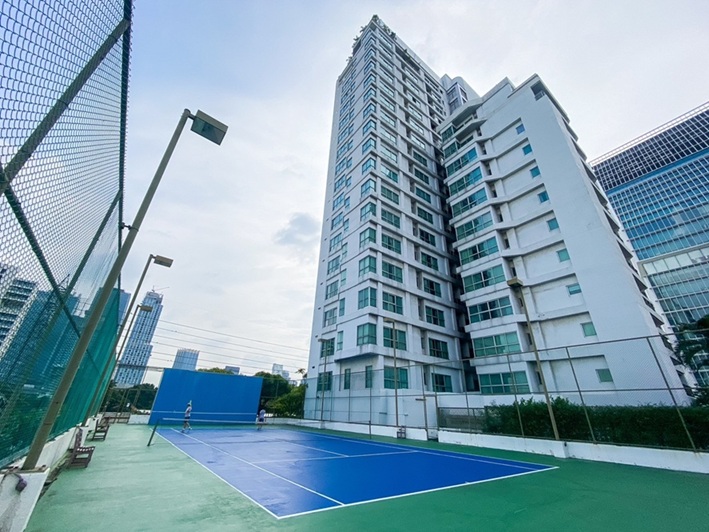 royal residence park tennis court