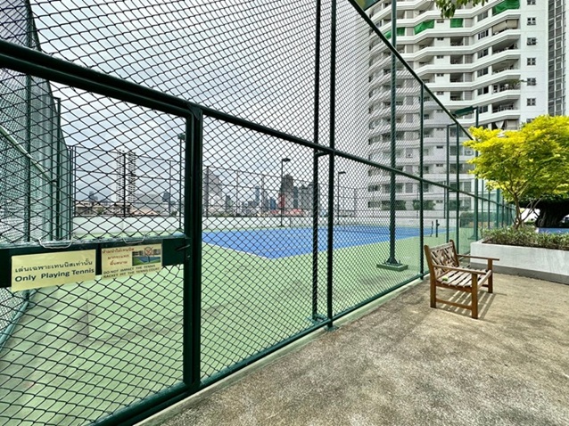 saichol mansion tennis court