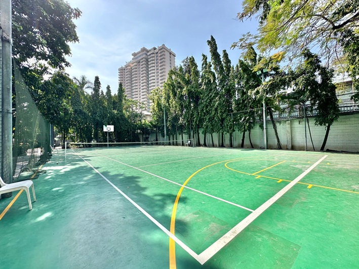 tipamas suites tennis court