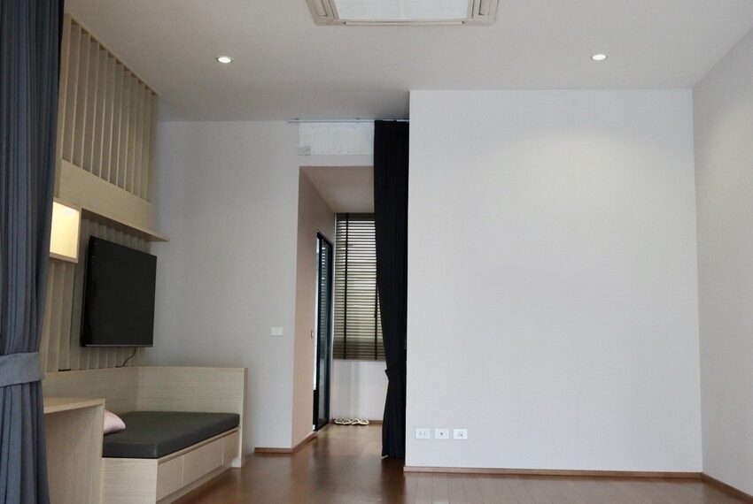 27909 Image-24