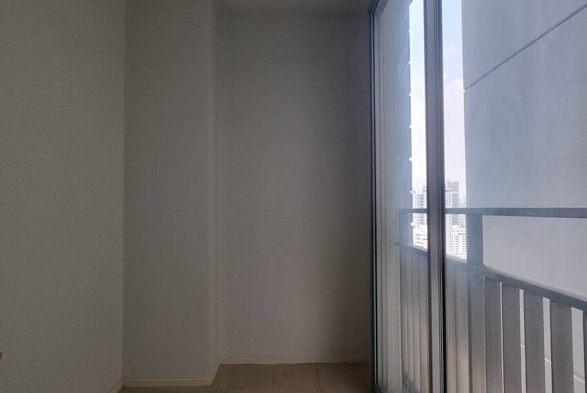 61105 Image-18