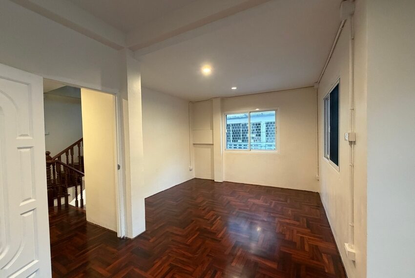 49079 Image-10