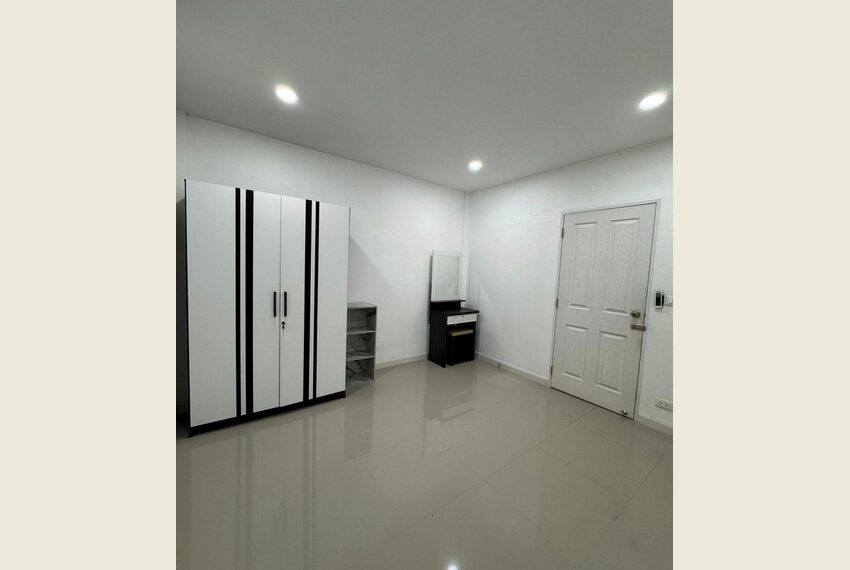 49081 Image-10