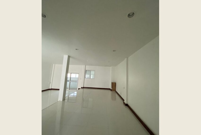 49105 Image-02