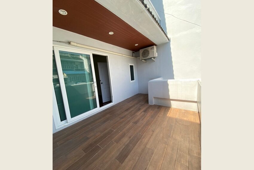 49105 Image-11